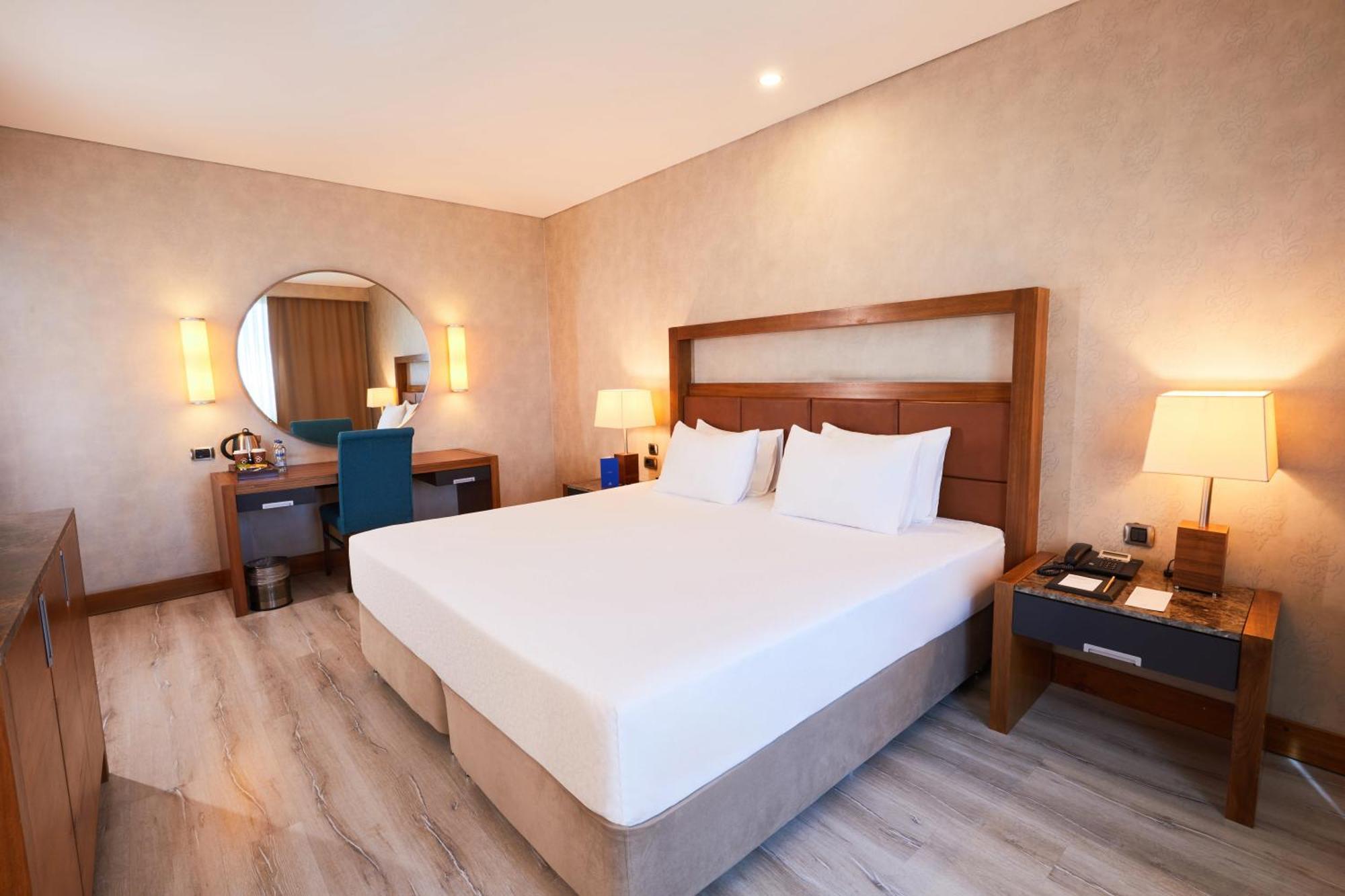 Dedeman Konya Hotel Convention Center Екстер'єр фото